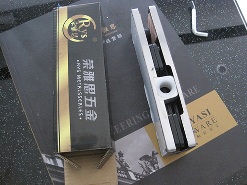 荣雅思上夹
